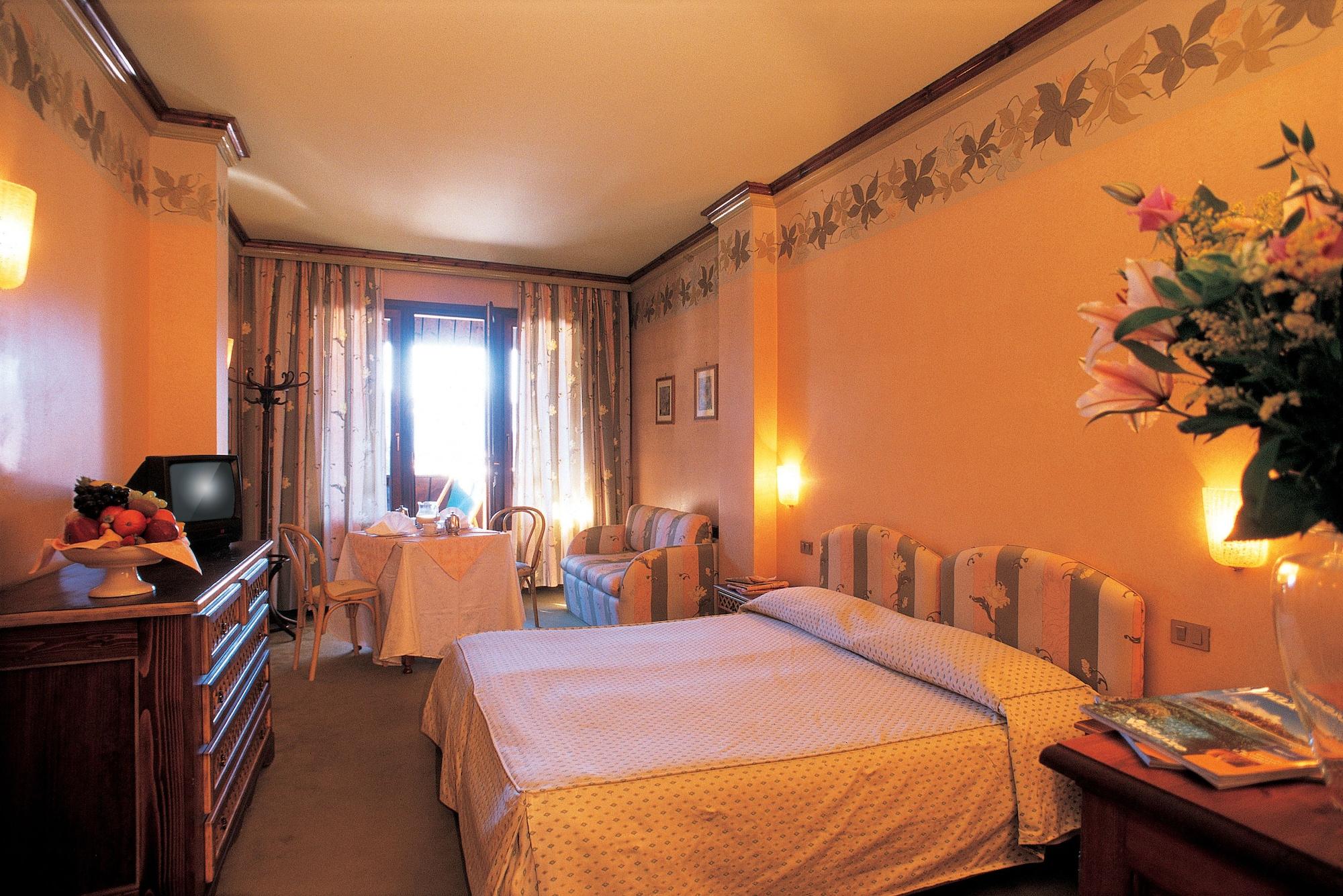 Hotel Club Relais Des Alpes Madonna Exterior foto