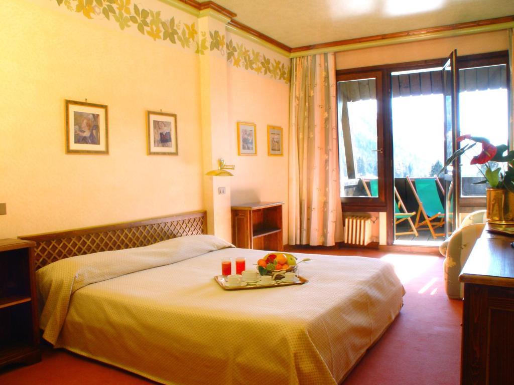 Hotel Club Relais Des Alpes Madonna Habitación foto